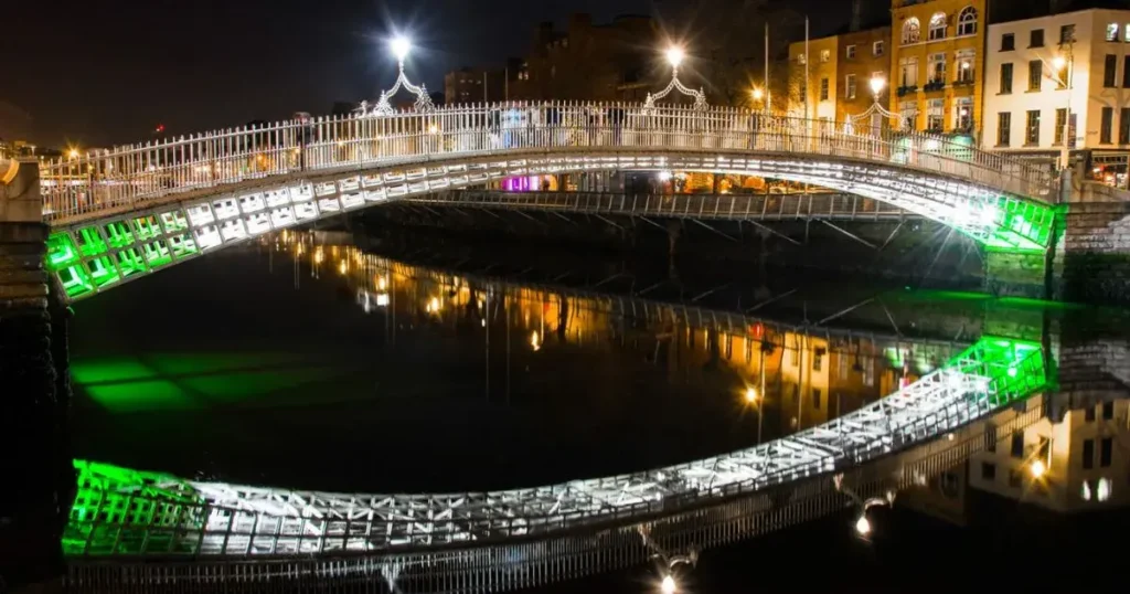 12 Common Things That Are 40 Meters (m) Long/ Big Ha'Penny Bridge