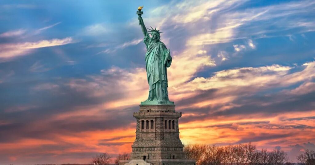 12 Common Things That Are 40 Meters (m) Long/ Big  Statue of Liberty