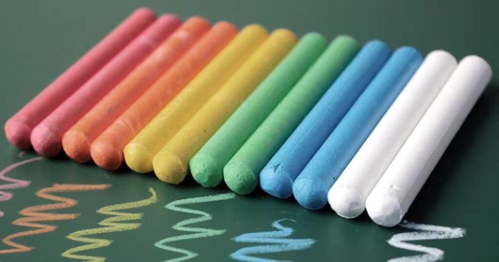 12 Common Things that are 5 Centimeters long A piece of chalk