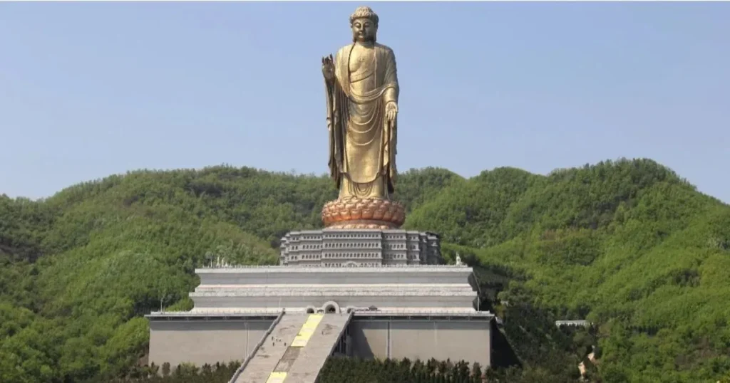 18 Things That Are 300 Feet Long or Big 3/5 as Tall as the Spring Temple Buddha