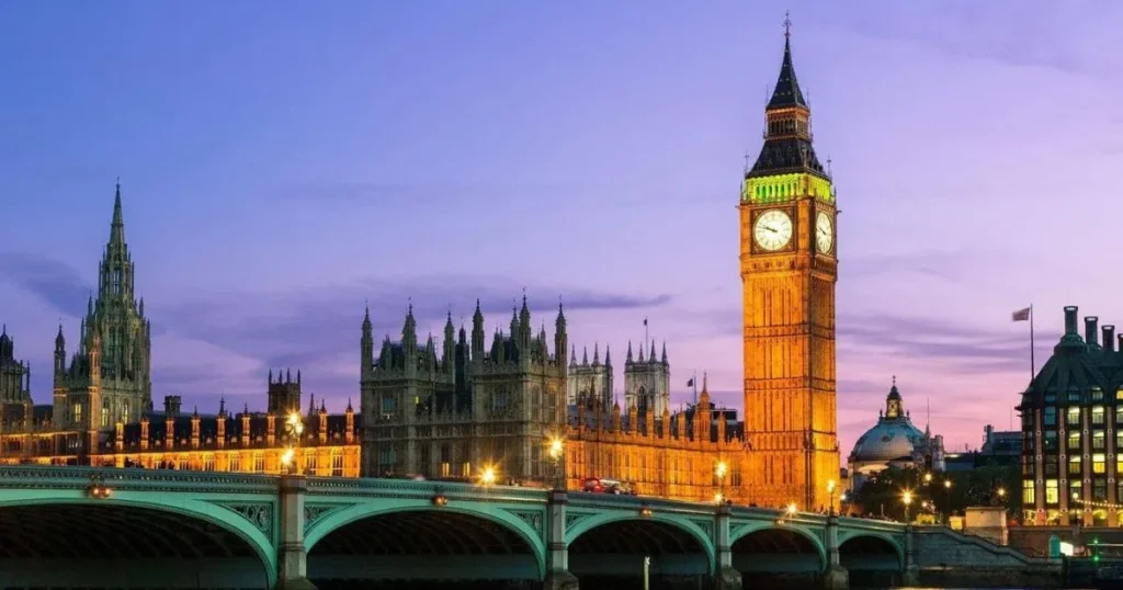 18 Things That Are 300 Feet Long or Big Big Ben