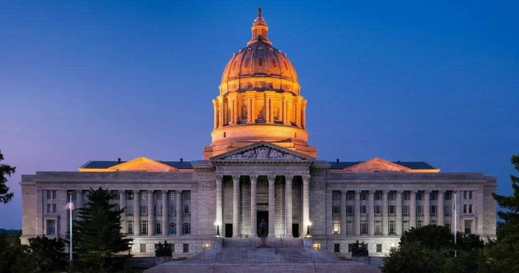 18 Things That Are 300 Feet Long or Big Missouri State Capitol Width