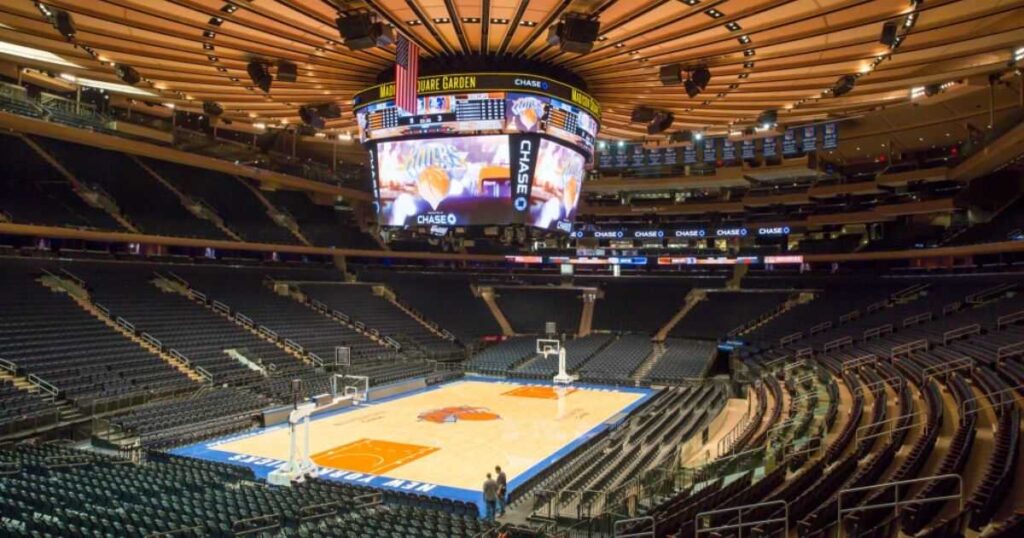 18 Things That Are 300 Feet Long or Big The Length of Madison Square Garden