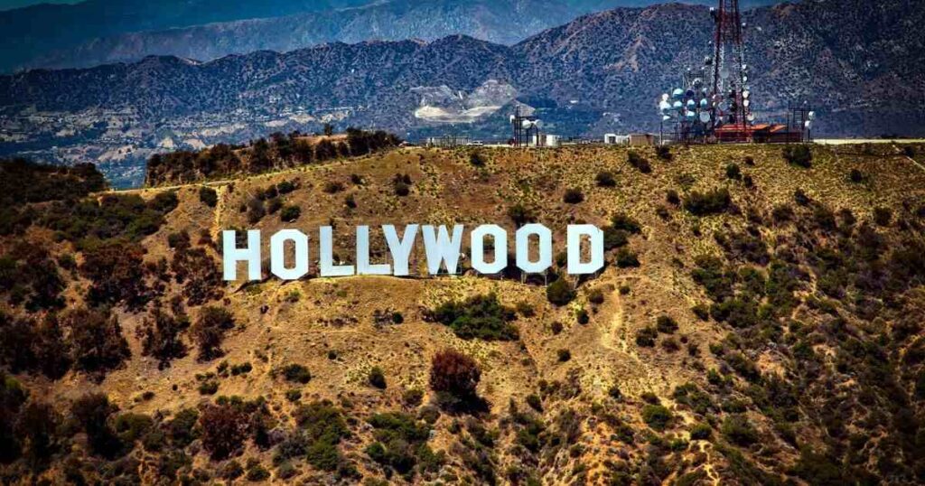 12 Things That Are 50 Feet Long or Big The Hollywood Sign's Height