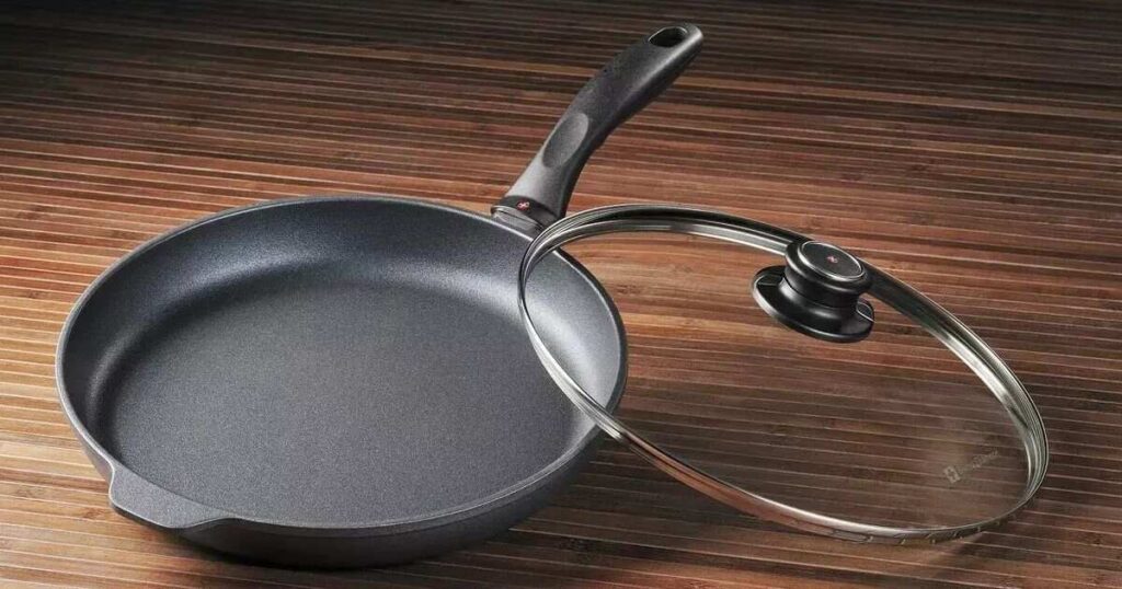 How Long is a Foot? 12 Amazing Objects That Are 1 Feet Long Frying Pan