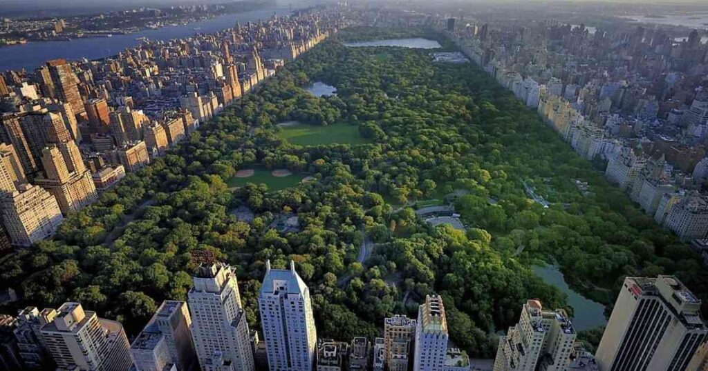 How Long is 2 Miles? 14 Common Comparisons The Length of Manhattan's Central Park Twice