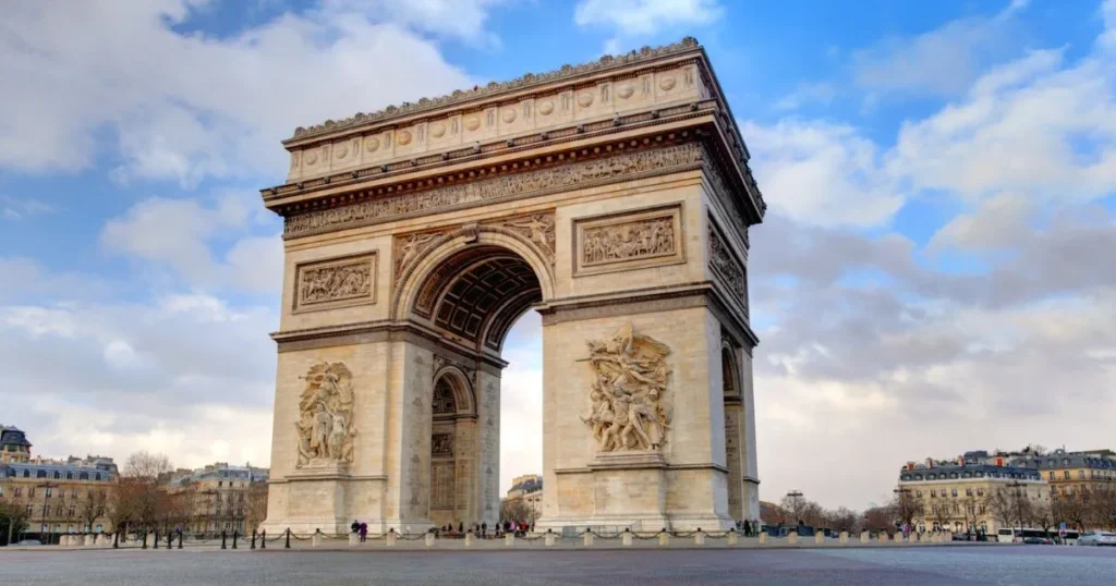 How Long Is 25 Feet? 14 Common Things That 25 Feet Long The Arc de Triomphe