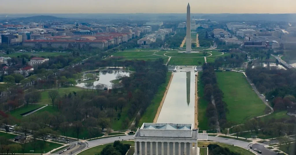 How Long is 100 Kilometers? 15 Common Comparisons 31X The National Mall